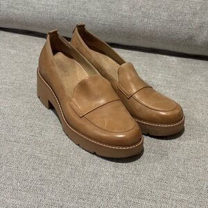 Naturalizer Leather Tan Loafers with 2 inch heel